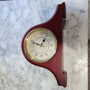 Linden Classic Comtemporary Mantle Clock